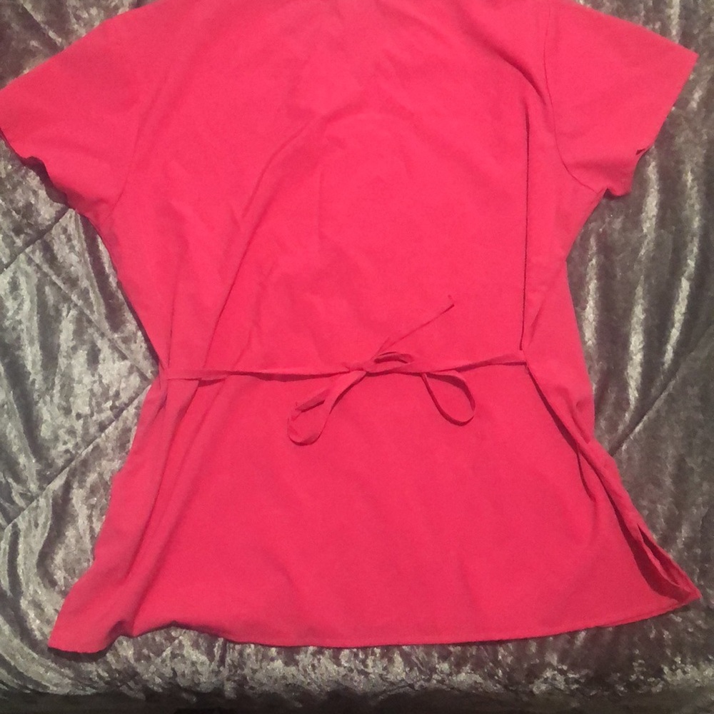 Pink scrub top - Picture 2 of 4